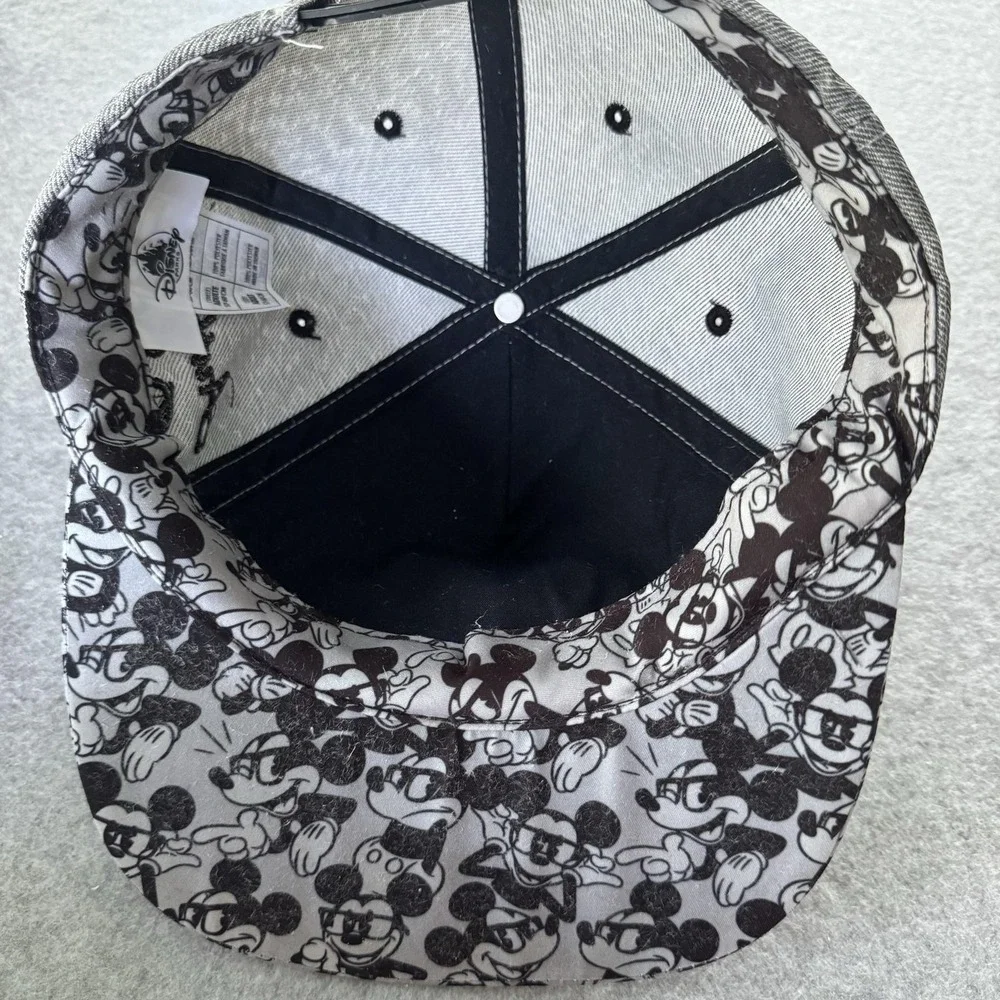 Disney Parks Hat Cap Snap Back Gray Mickey Mouse Glasses Graphic One Size